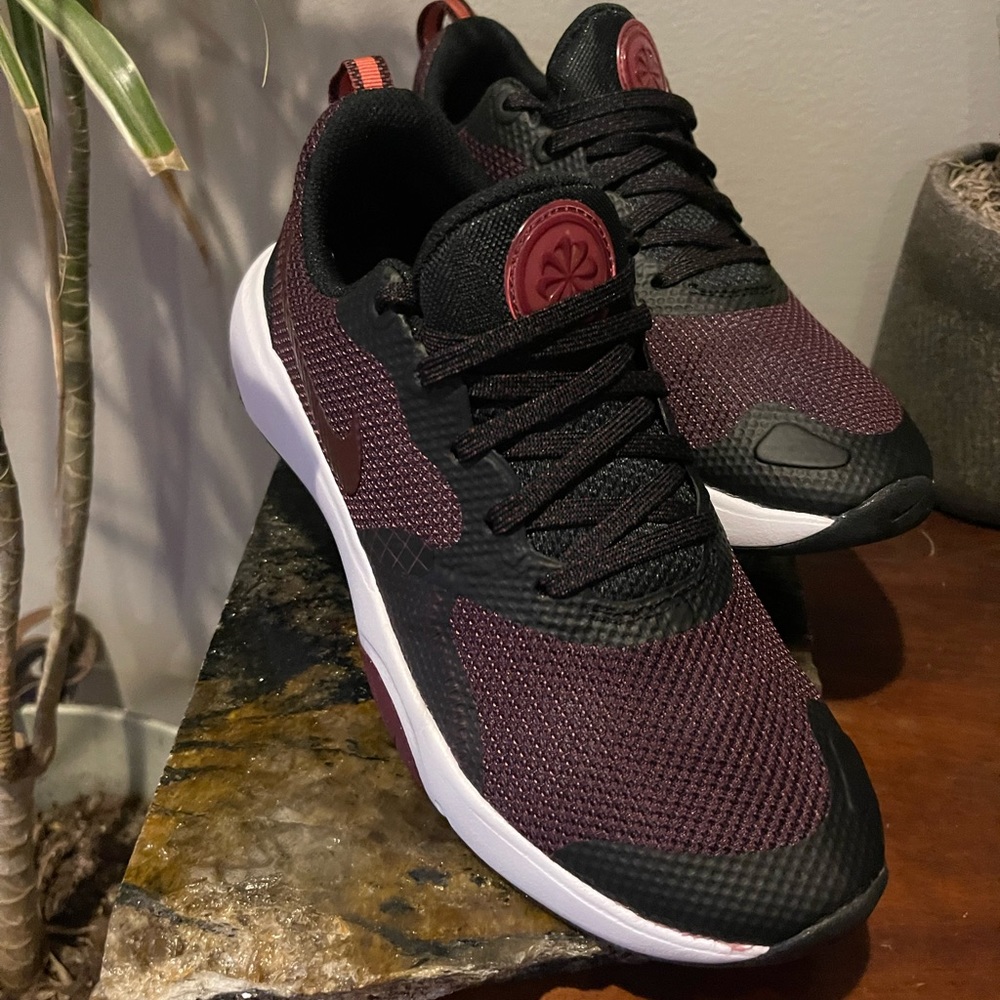 NIKE City Rep TR Sneaker
